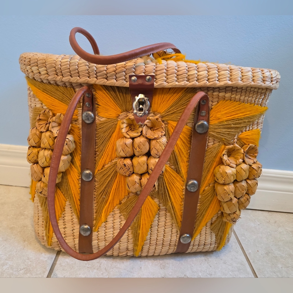Vintage Handcrafted Woven Straw Bag with Leather Straps